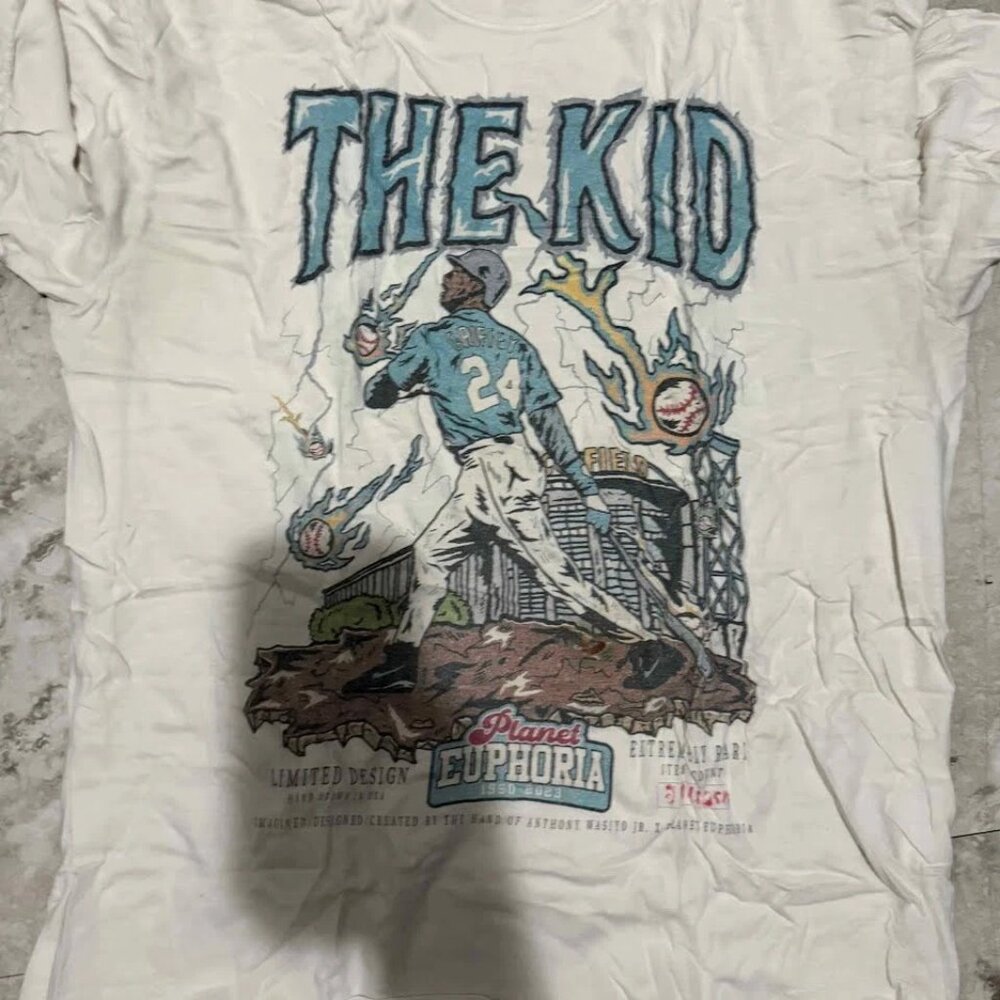 Ken Griffey Jr Beige Short Sleeve T Shirt Size L large HAS STAINS